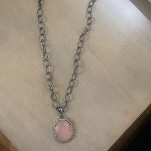 Chain necklace with pink stone